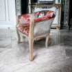 ESPERANZA - Sillón barroco tapizado en terciopelo rojo y vois