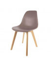 POP - Farbiger Stuhl mit Holzbeinen